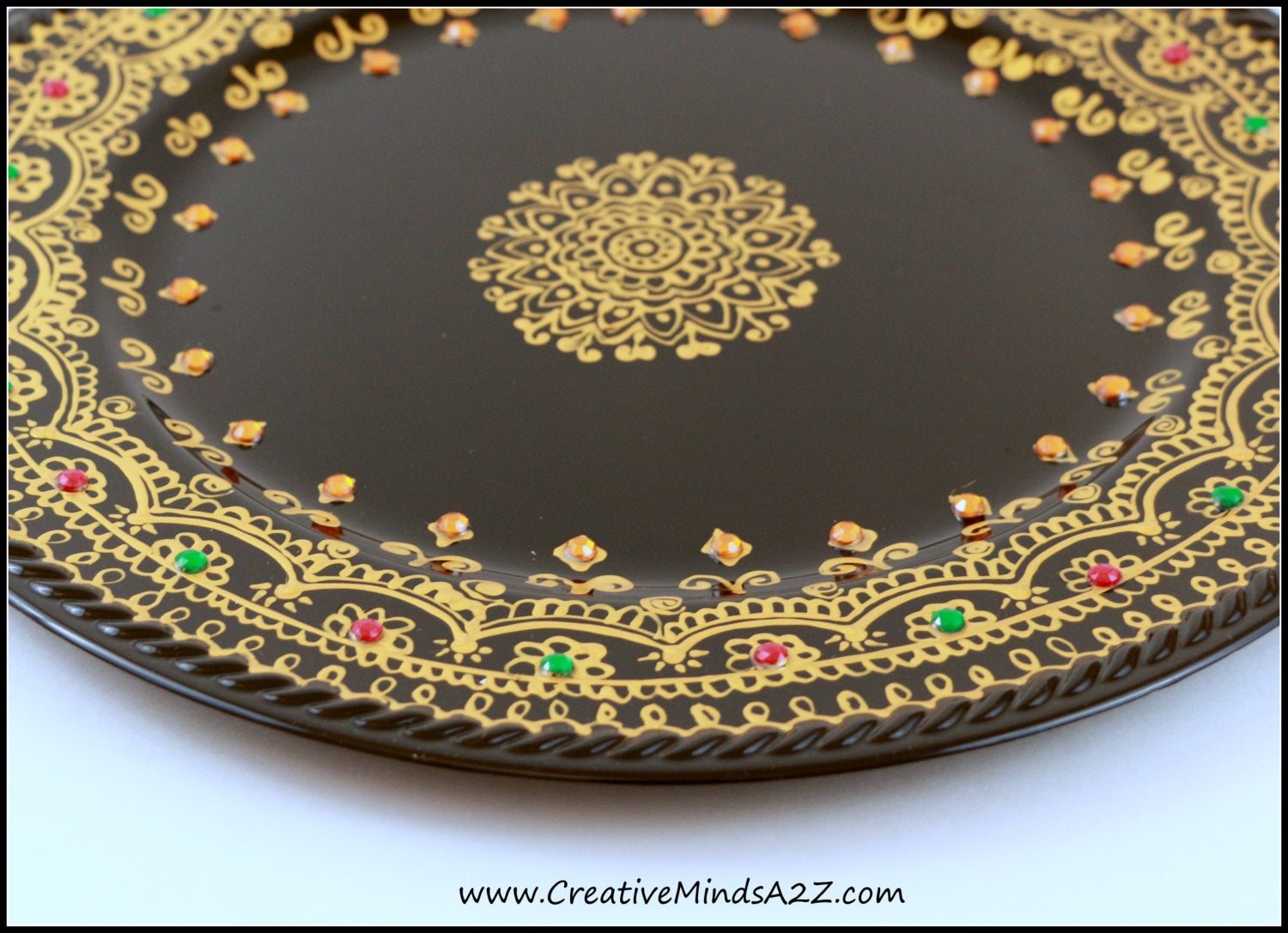 Thali Design: A Few Traditional Thali Designs That Will Make You Want to  Wear One Right Away